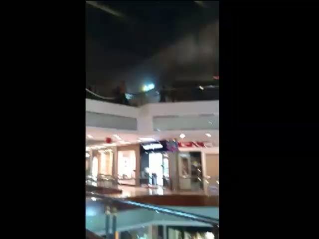 Video Suasana Kepanikan Pengunjung PIM Saat Kebakaran