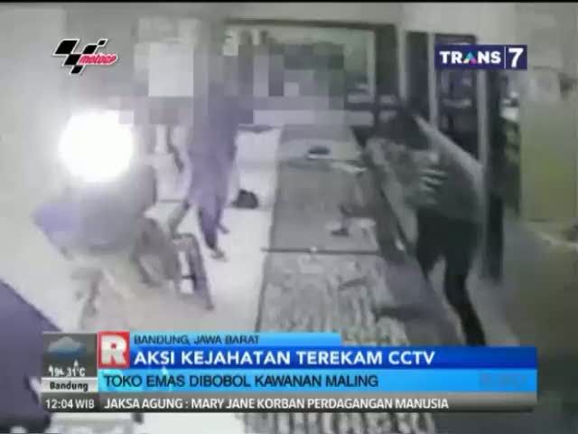 Aksi Kejahatan Terekam CCTV