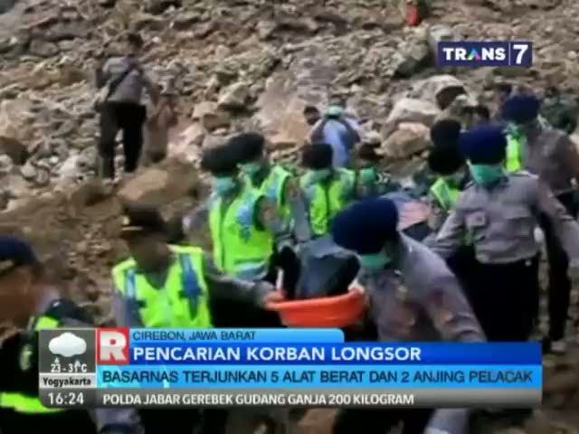 Pencarian Korban Longsor di Cirebon Terus Dilakukan