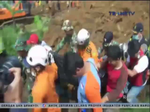 Evakuasi Korban Longsor, Jenazah Bocah 11 Tahun Ditemukan