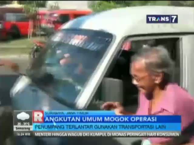 Angkot di Surabaya Mogok Operasi
