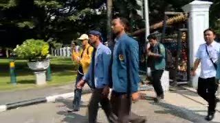 Perwakilan BEM Berdebat Alot dengan Istana