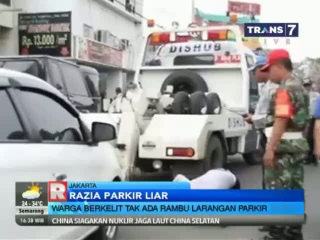 Razia Parkir Liar di Jalan Jatinegara Timur