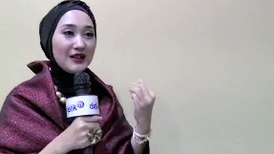 Part 4 - Dian Pelangi Mengenai Kriteria Peserta Sunsilk Hijab Hunt 2015