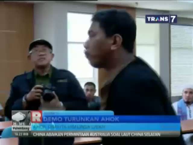 Demo Turunkan Ahok