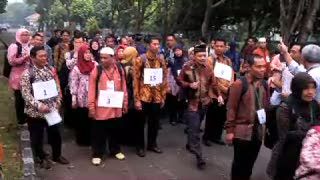 Gebrakan Meja dan Drama Warnai Gladi Haji di Pondok Gede