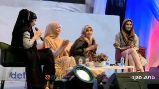 Zaskia Mecca dan Risty Tagor Berbagi Pengalaman Tren Hijab 2015 Zaskia Mecca dan Risty Tagor Berbagi Pengalaman Tren Hijab 2015