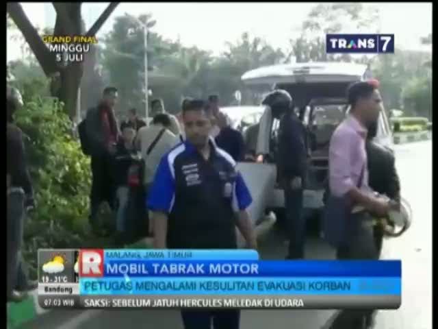 Mobil Tabrak Motor 