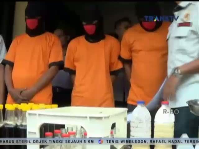 Pabrik madu palsu