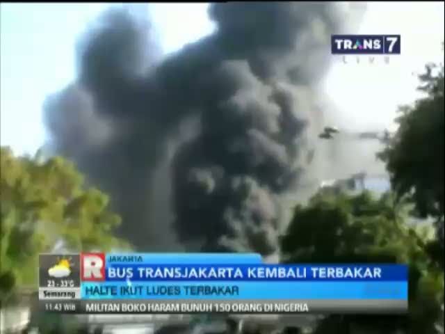 Bus TransJakarta Kembali Terbakar di Salemba