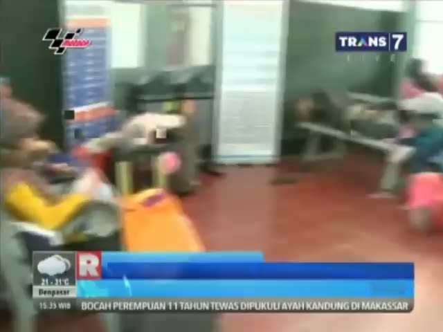 Kereta Anjlok di Serang, Ratusan Penumpang Terlantar