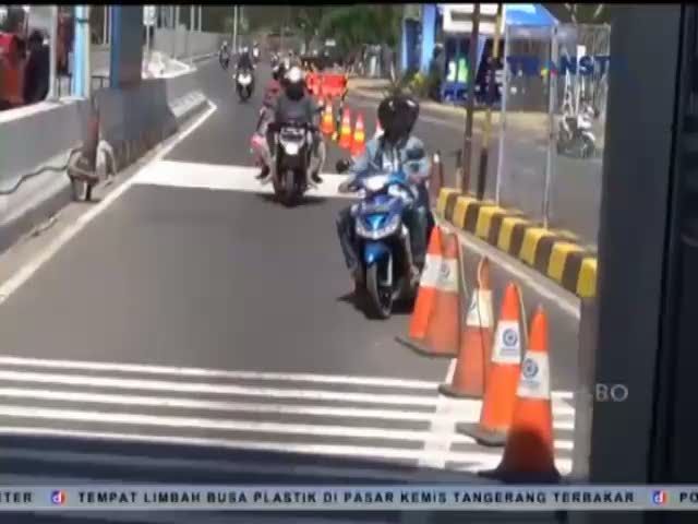 Angin Kencang dan Cuaca Buruk Melanda Perairan Selat Madura 