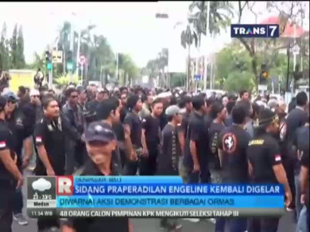 Berbagai Ormas Demo di Pengadilan Kasus Engeline