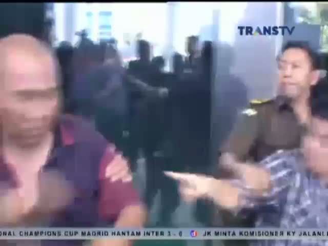 Demo Dana Bansos oleh Mahasiswa Berakhir Ricuh