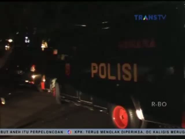 Tim Gegana melakukan Penyisiran di Rumah Sakit