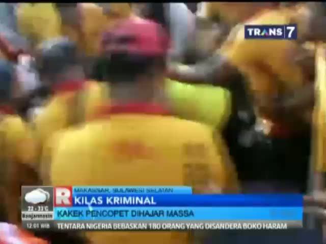 Kakek Pencopet Dihajar Massa