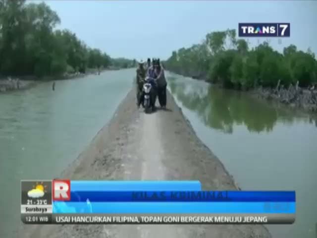 Mayat Pria Mengambang di Tambak Ikan