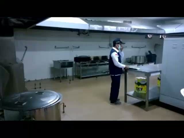 Suasana Dapur Katering Haji Indonesia