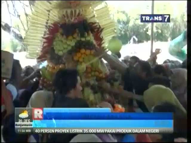 Kericuhan Masa di Beberapa Daerah 