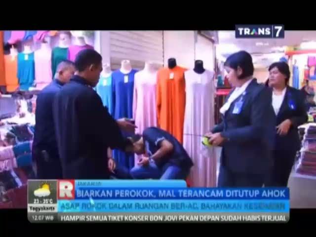 Ancaman Penutupan Mall yang Mengijinkan Pengunjungnya Merokok