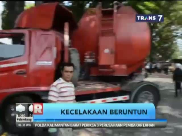 Akibat Rem Blong, Truk Tangki Bermuatan BBM Sebabkan Kecelakaan Beruntun