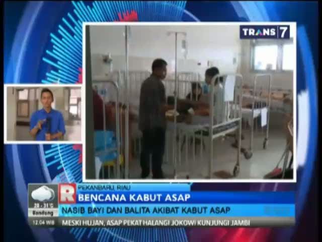 Bayi dan Balita Tinggal di Posko Pengungsian