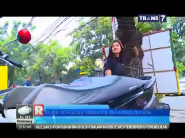 Berbahagialah, Kini Ada Ojek Perempuan!