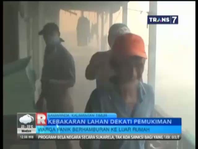Kebakaran Lahan Sebabkan Warga Panik Berhamburan 