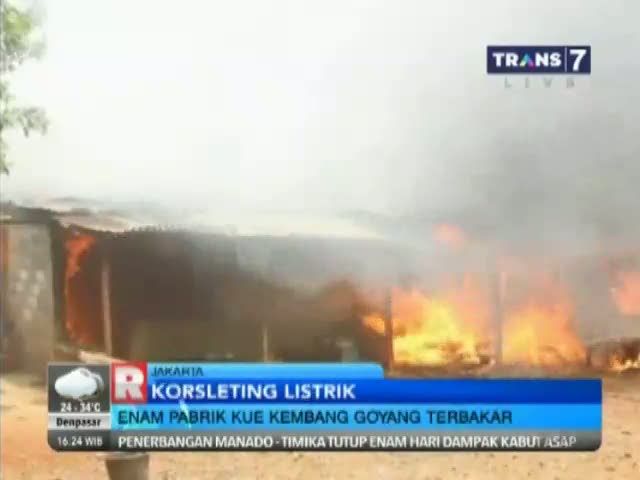 6 Pabrik Kue Kembang Goyang Ludes Terbakar