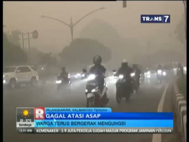 Gagal Atasi Asap, Warga Terus Bergerak Mengungsi 