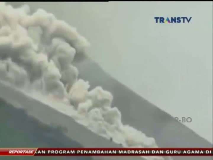 Letusan Gunung Rinjani Paksa 4 Bandara Ditutup