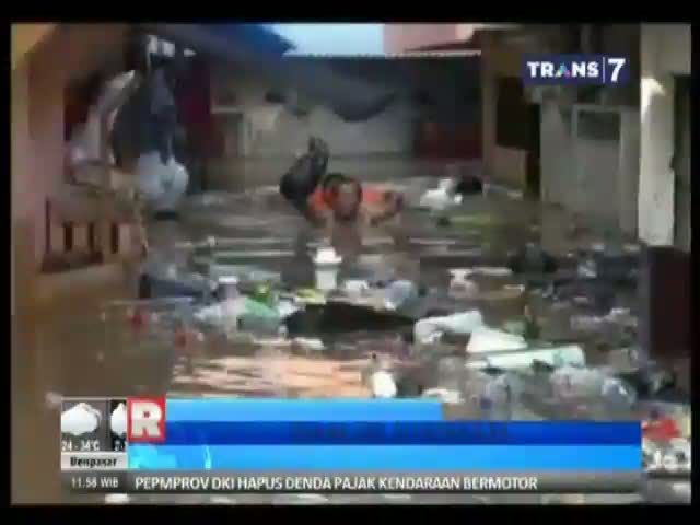 Puluhan Rumah Warga Terendam Banjir Kiriman 