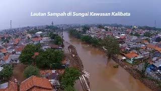 Ini Penampakan dari Udara Lautan Sampah di Sungai Kawasan Kalibata 