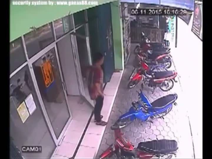 Teganya! Pencuri Ini Menggasak 2 HP Milik Pemuda Yatim Piatu di Bantul
