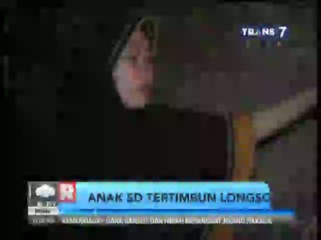 Anak SD Tertimbun Longsor 