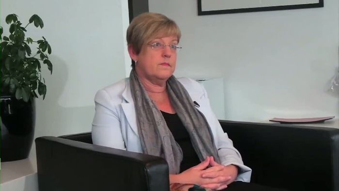 Menteri Lingkungan Victoria, Lisa Neville: Australia buat Mesin Daur Ulang Sampah