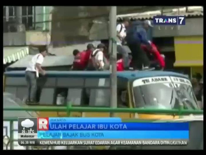 Pelajar SMK Bajak Bus Kota 