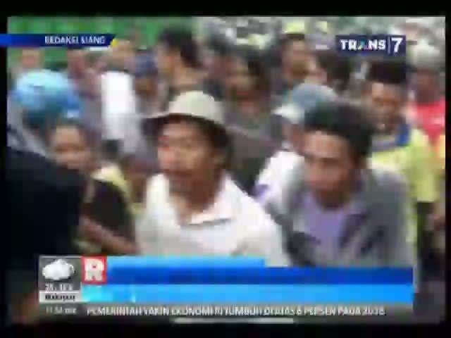 Ugal-ugalan Pengaruh Miras, 4 Orang Pemuda Terlindas Truk di Jalur Pantura 
