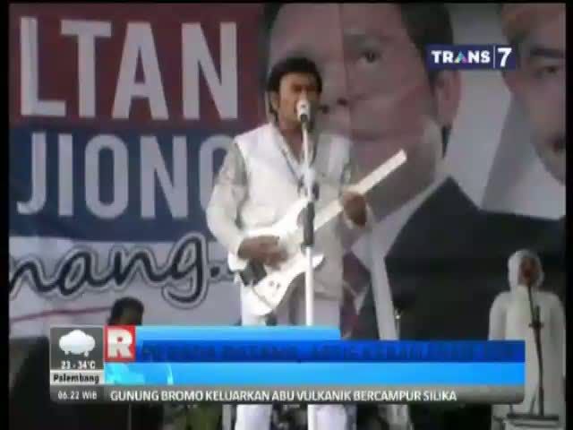 Memanfaatkan Pesona Artis Jelang Pilkada