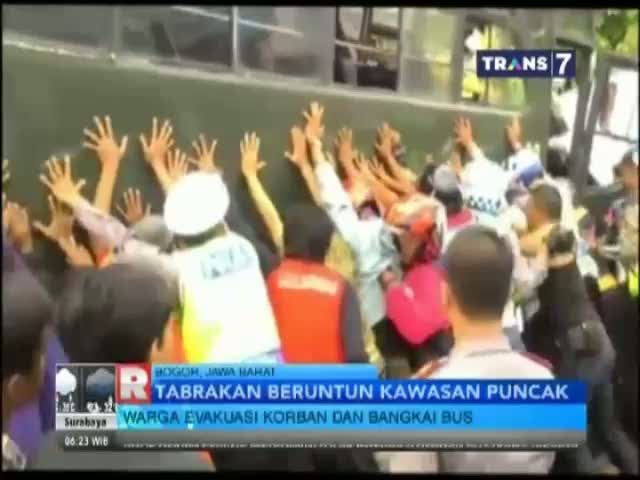 Tabrakan Beruntun di Kawasan Puncak 
