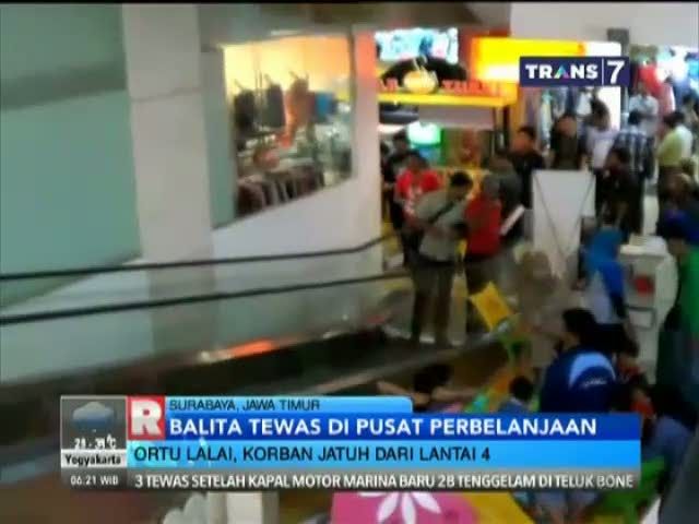 Balita Jatuh Dari Eskalator