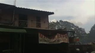 Ajaib! Toko Hilman Utuh Dalam Kepungan Api di Manggarai