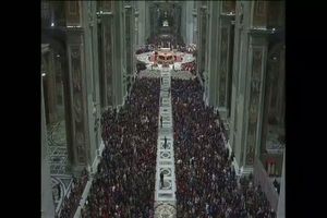 Paus Fransiskus Kecam Materialisme dan Narsisme dalam Khotbah Natal 