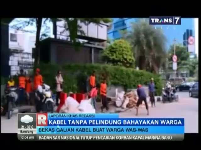 Bekas Galian Kabel Buat Warga Was-was