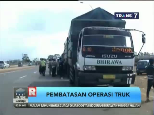 Aturan Pembatasan Truk Kurang Tersosialisasi 