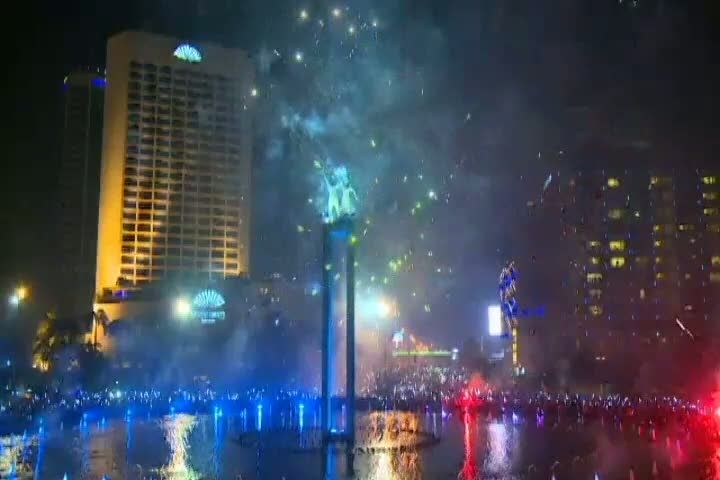 Meriahnya Pesta Kembang Api di Bundaran HI