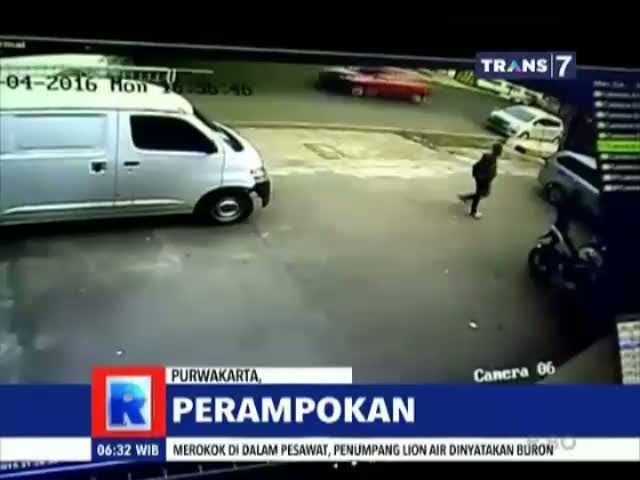 2 Perampok Menyatroni Kantor Jasa Pengiriman Barang