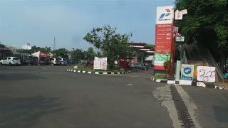 Tanggapan Warga Terkait Turunnya Harga BBM