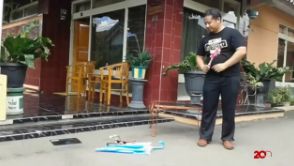 Arif Arofah - Cara Gokil Nonton Gerhana Matahari