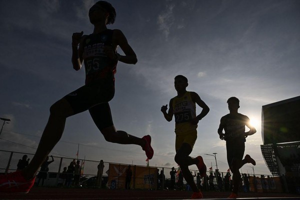 Ikut Jakarta Night Fun Run Festival 2024, Dapat Jersey Glow In the Dark!
